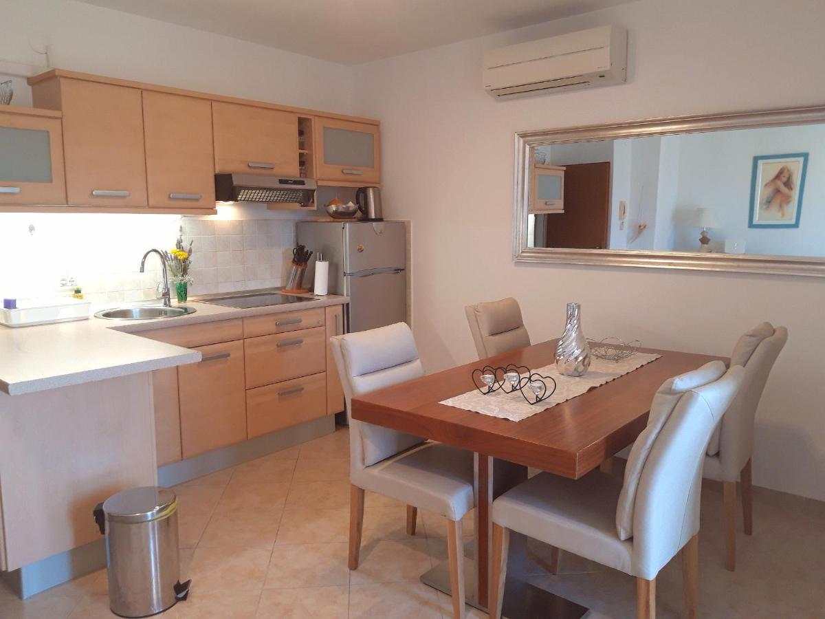 Lovely Branko With Balcony And Parking