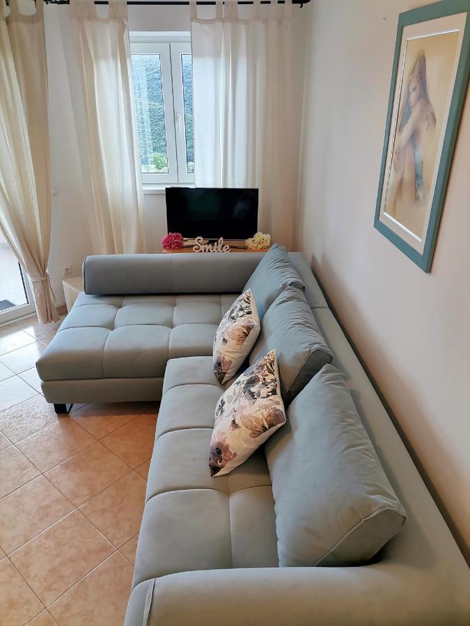 Apartment Lovely Branko With Balcony And Parking Rabac